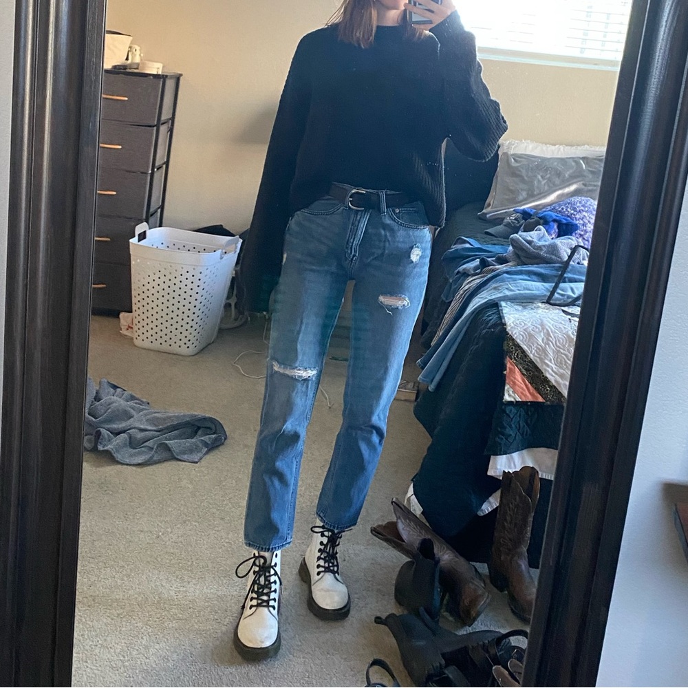 GAP Mid Rise Boyfriend Jeans - Medium Wash